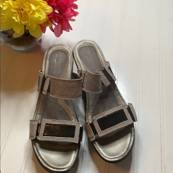 NAOT Treasures Gray Patent wedge Sandal Sz 42. BLW1039 - Picture 1 of 8